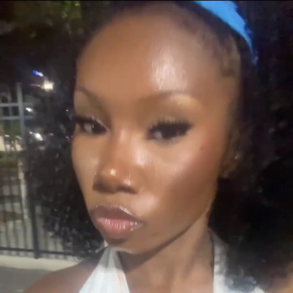 Meet your Posher, Alexis - Picture 1 of 1